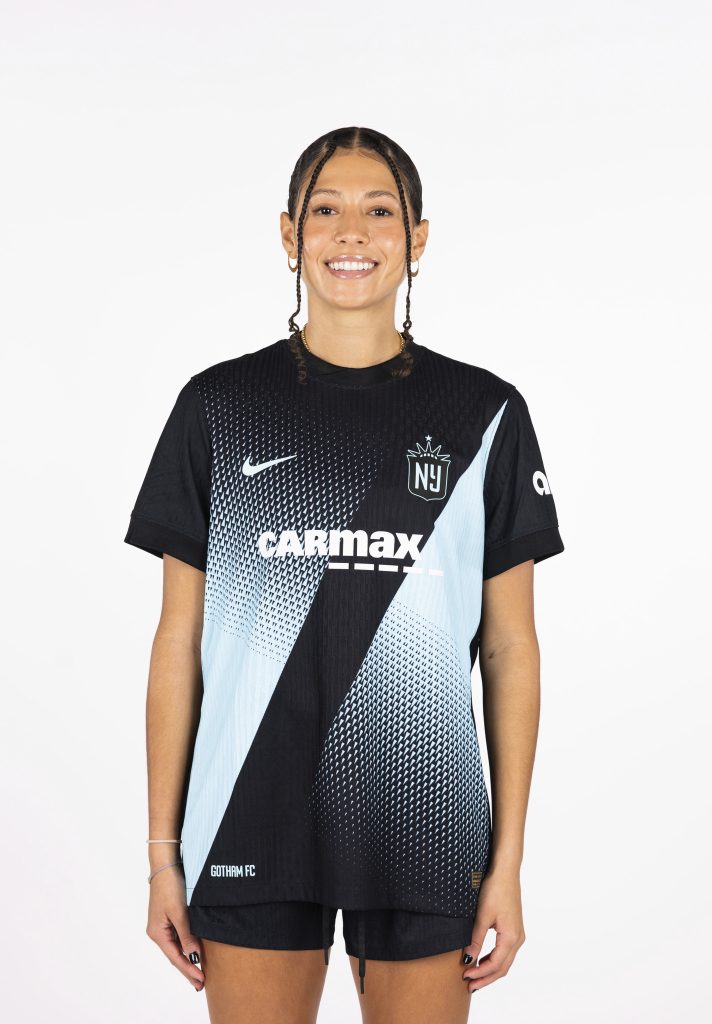 Headshot of Gotham FC midfielder Sofia Cook.