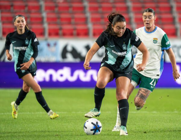 Andrea Kitahata of Gotham FC controls the ball.