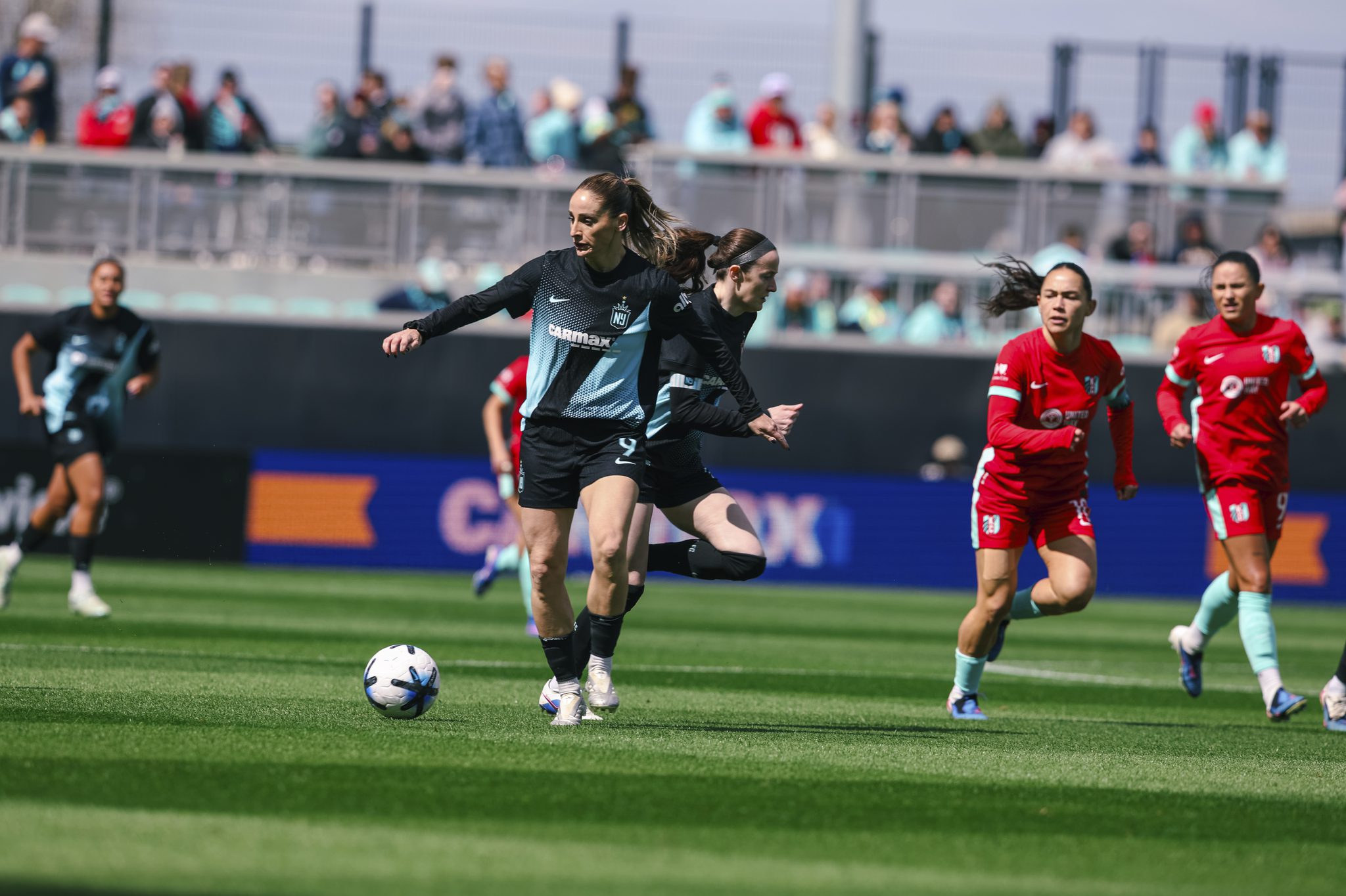 Gotham FC compete against the Kansas City Current.