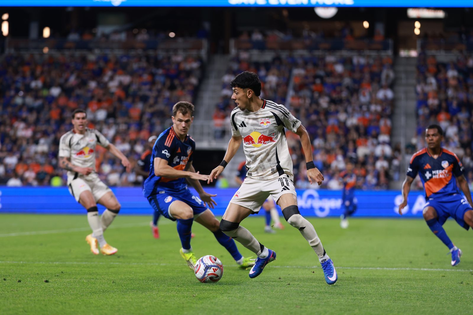 Red Bull New York winger Jorge Ruvalcaba performs a dribble.