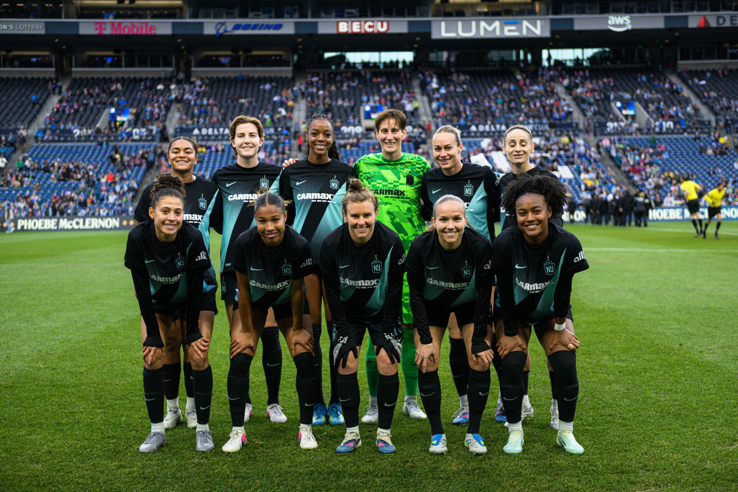 Gotham FC players line up before an away match against Seattle Reign FC. (Photo courtesy of Gotham FC)