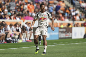Red Bull New York defender Justin Che in action against the Houston Dynamo.
