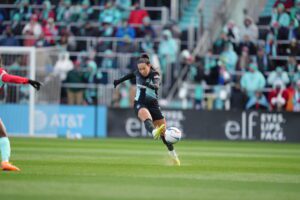 Defender Bruninha in action for Gotham FC.