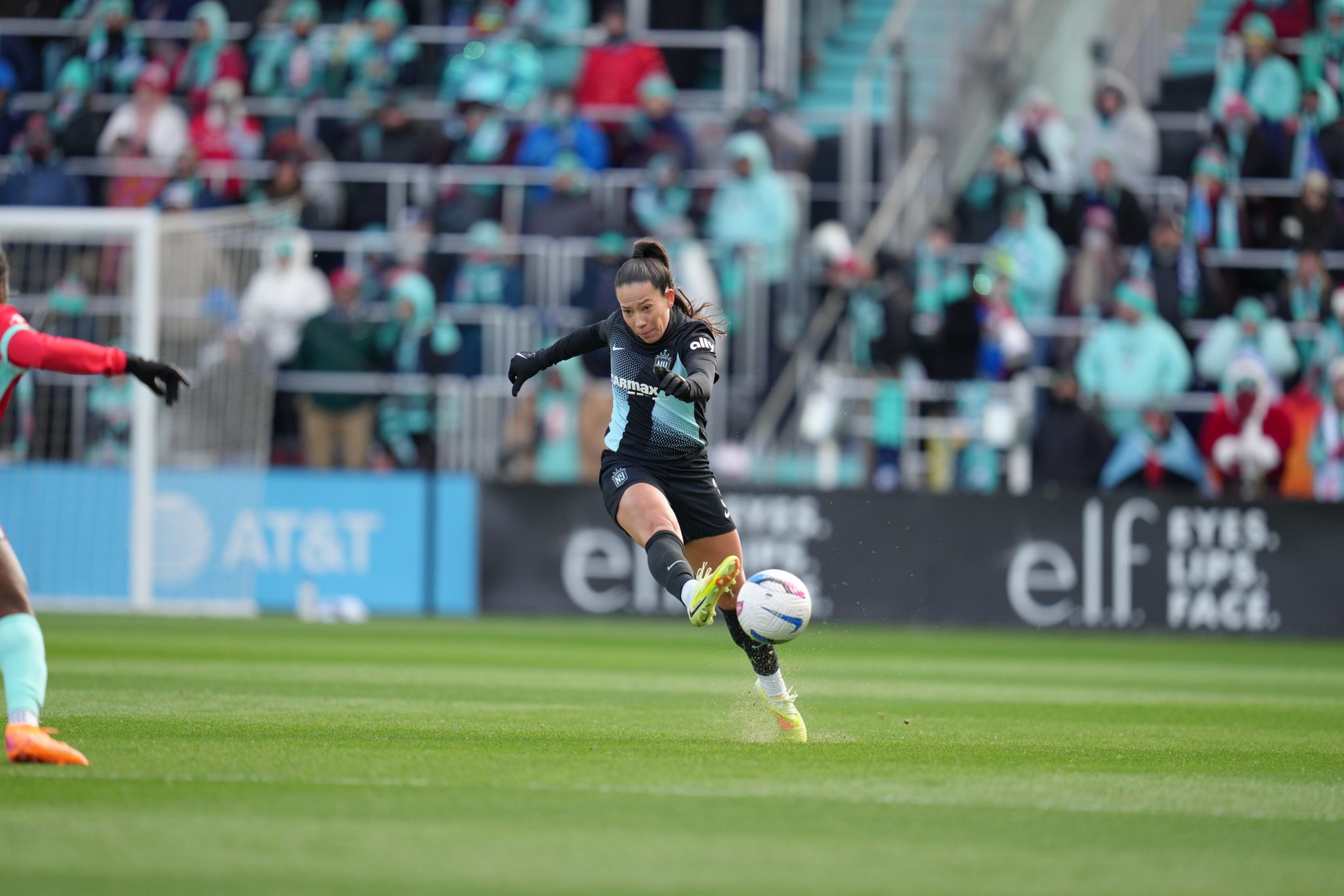 Defender Bruninha in action for Gotham FC.