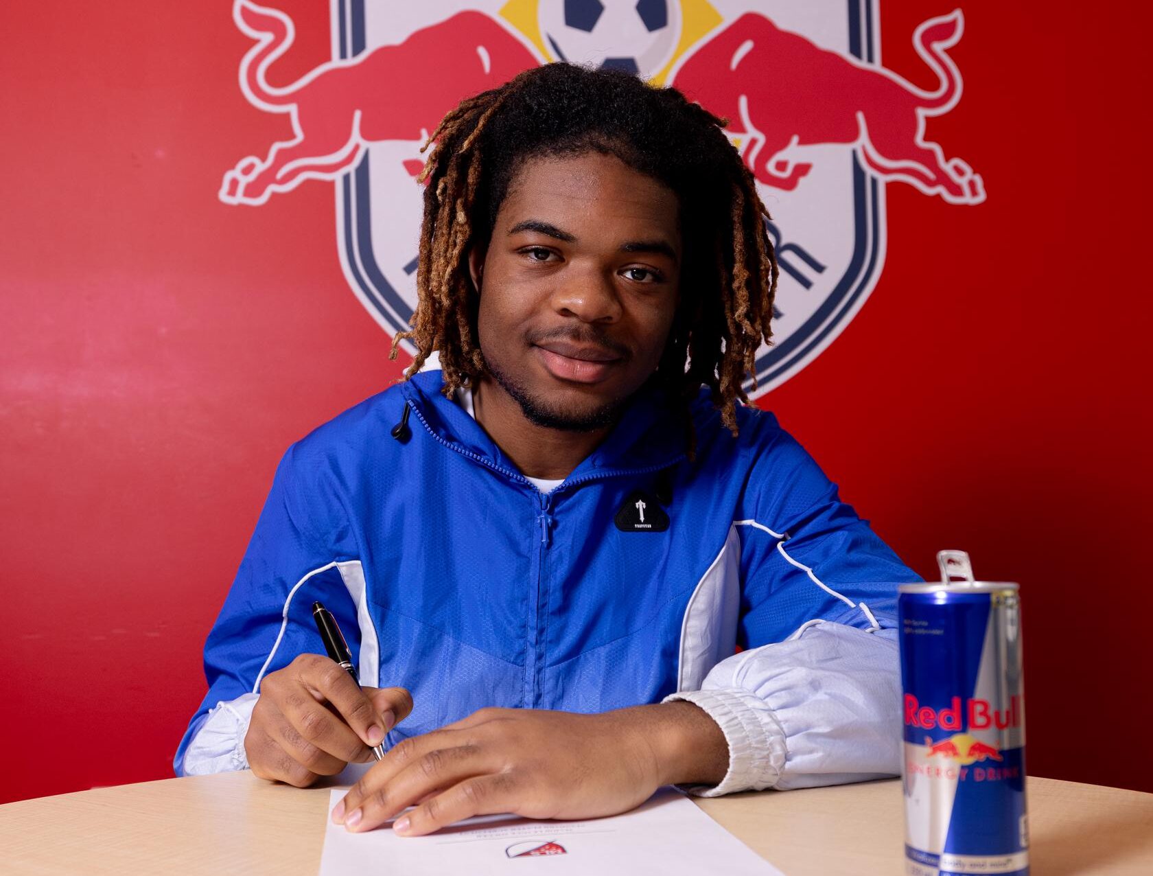Defender Joyeux Masanka Bungi signs a contract to join Red Bull New York on loan from RB Leipzig.