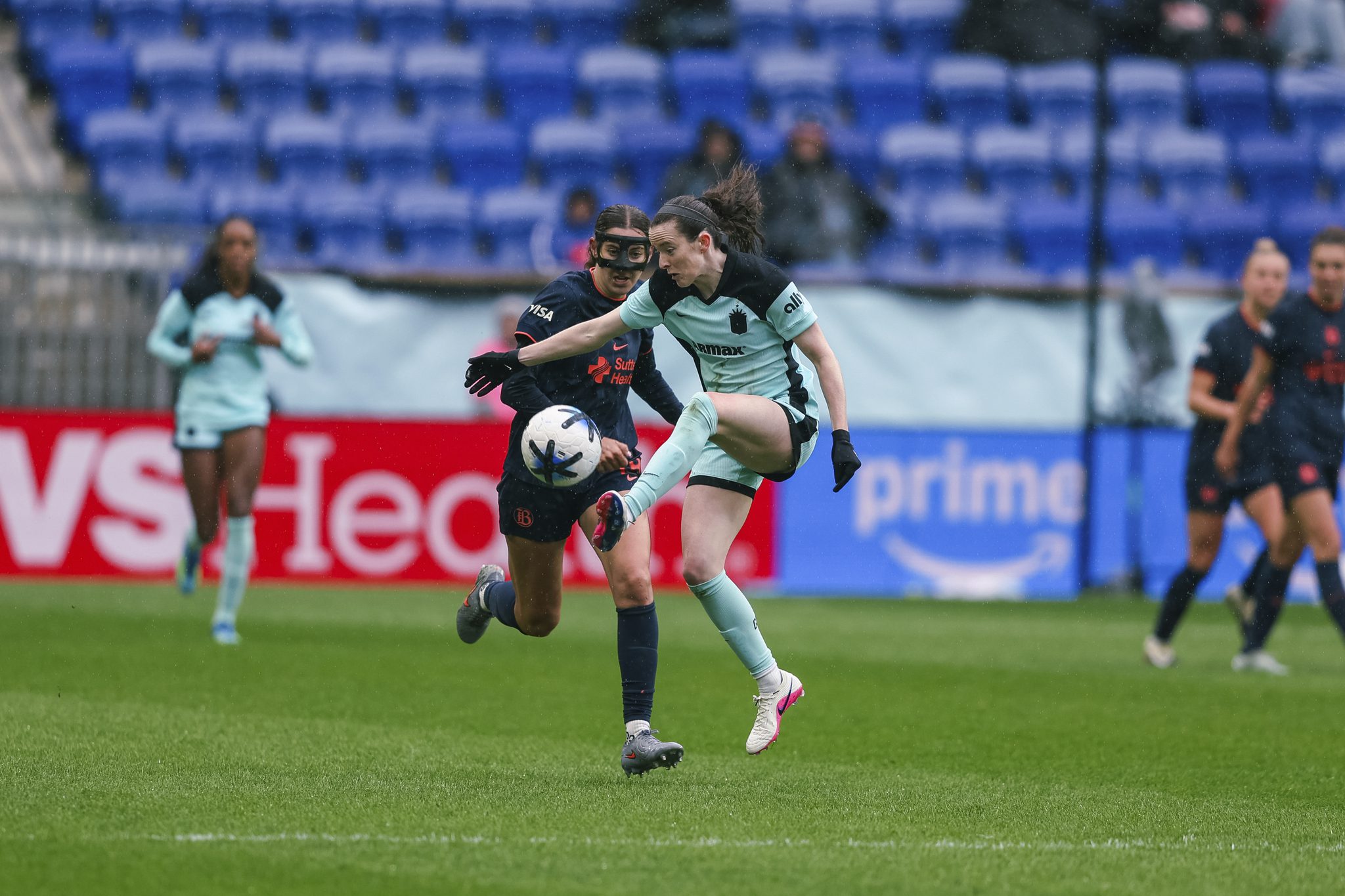 Gotham FC midfielder Rose Lavelle competes against Bay FC.