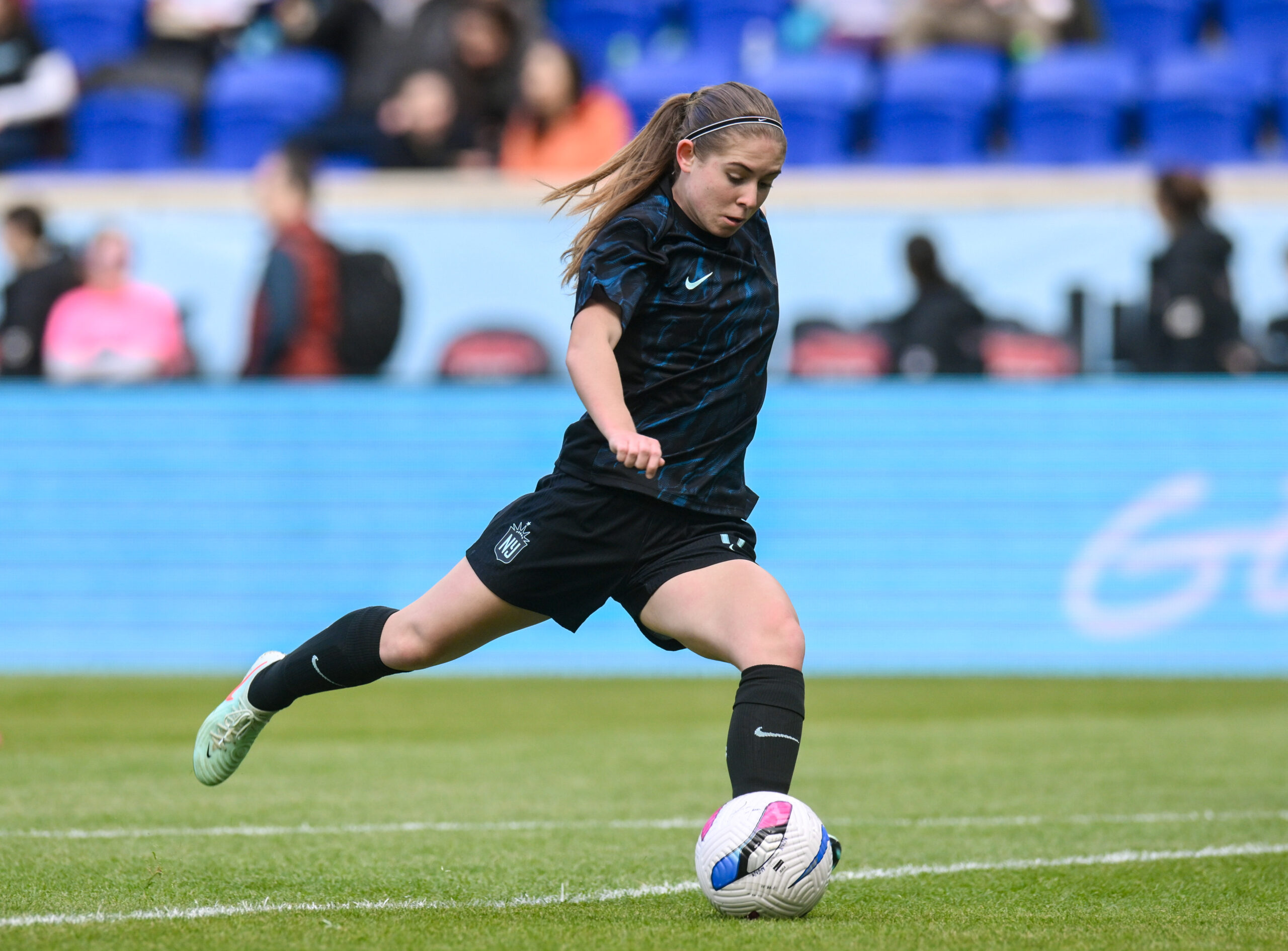 Gotham FC forward Mak Whitham warms up before a game against the North Carolina Courage at Sports Illustrated Stadium.