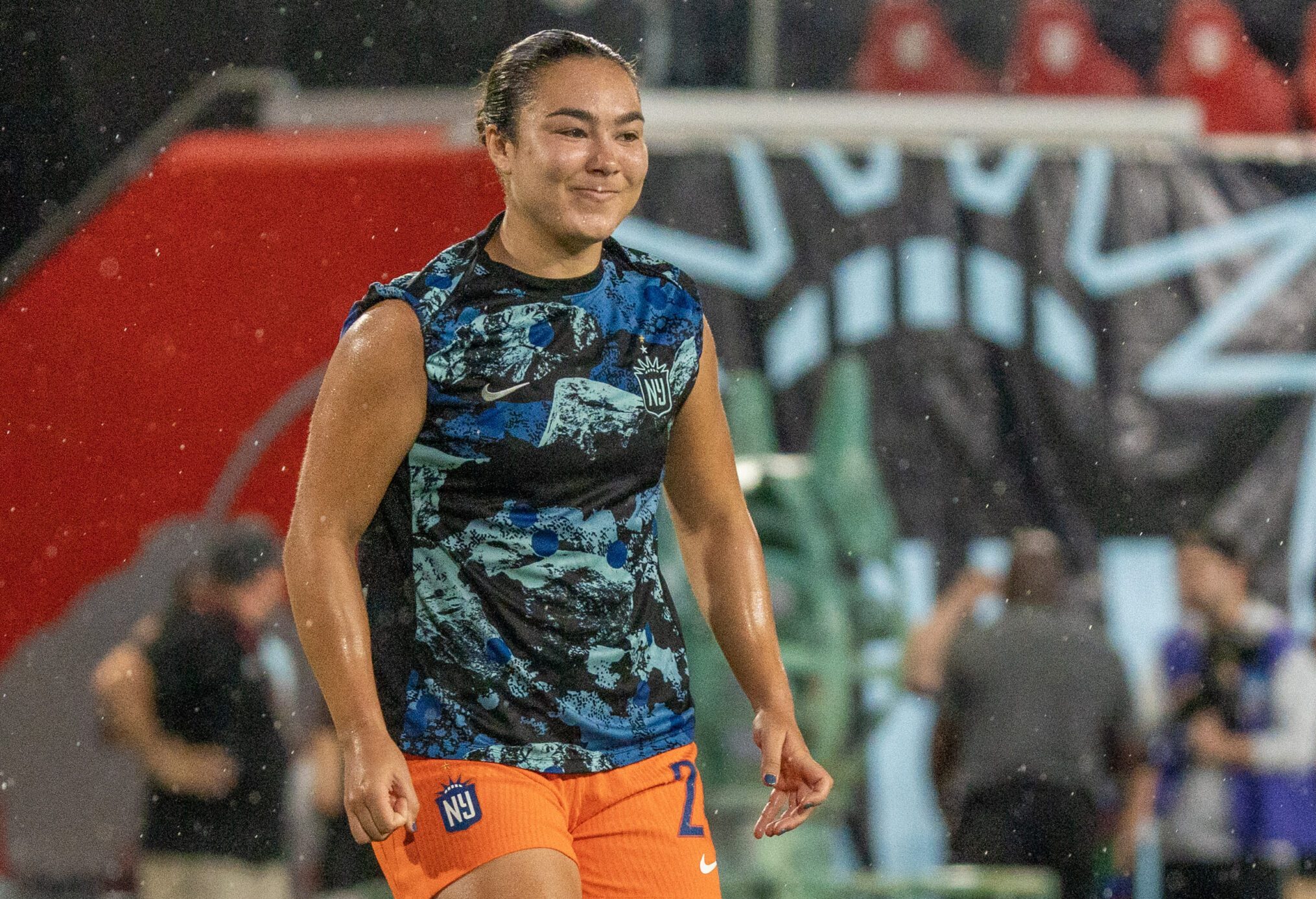 Forward Andrea Kitahata warms up for Gotham FC.