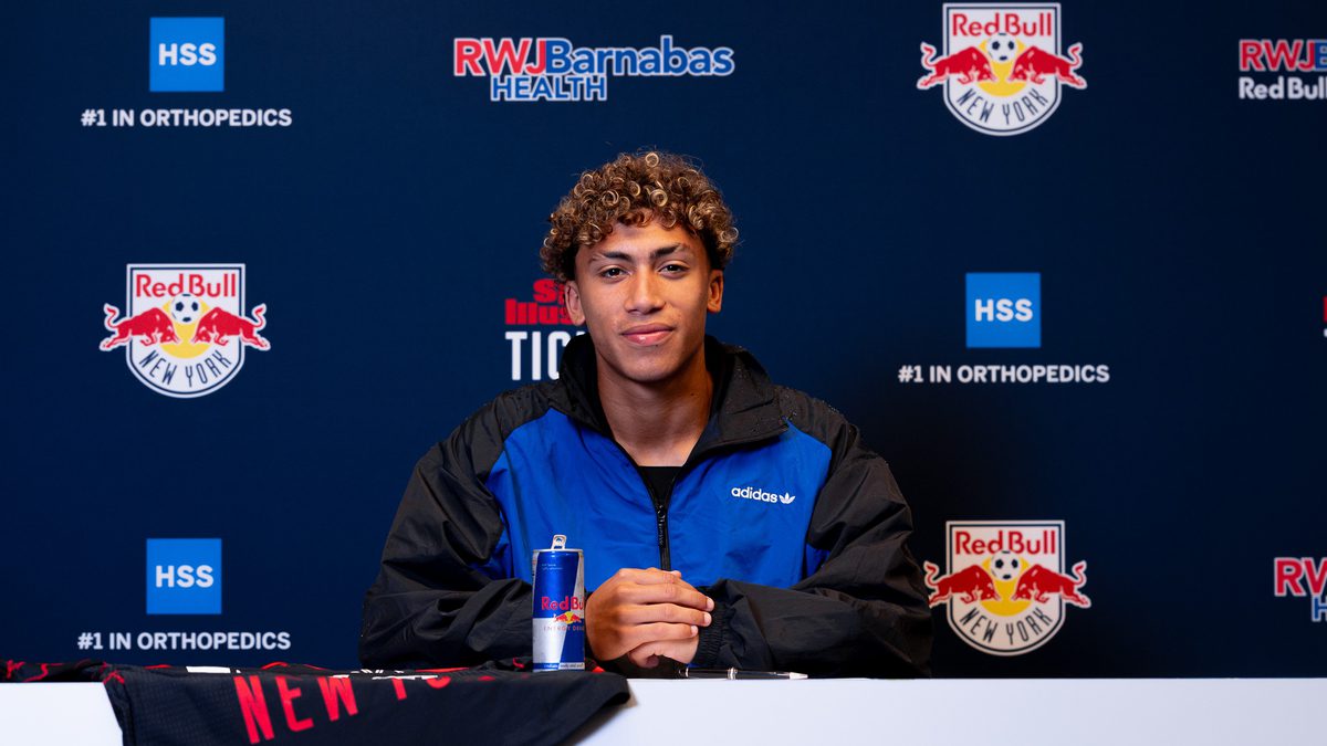 Red Bull New York forward poses after signing a contract extension.
