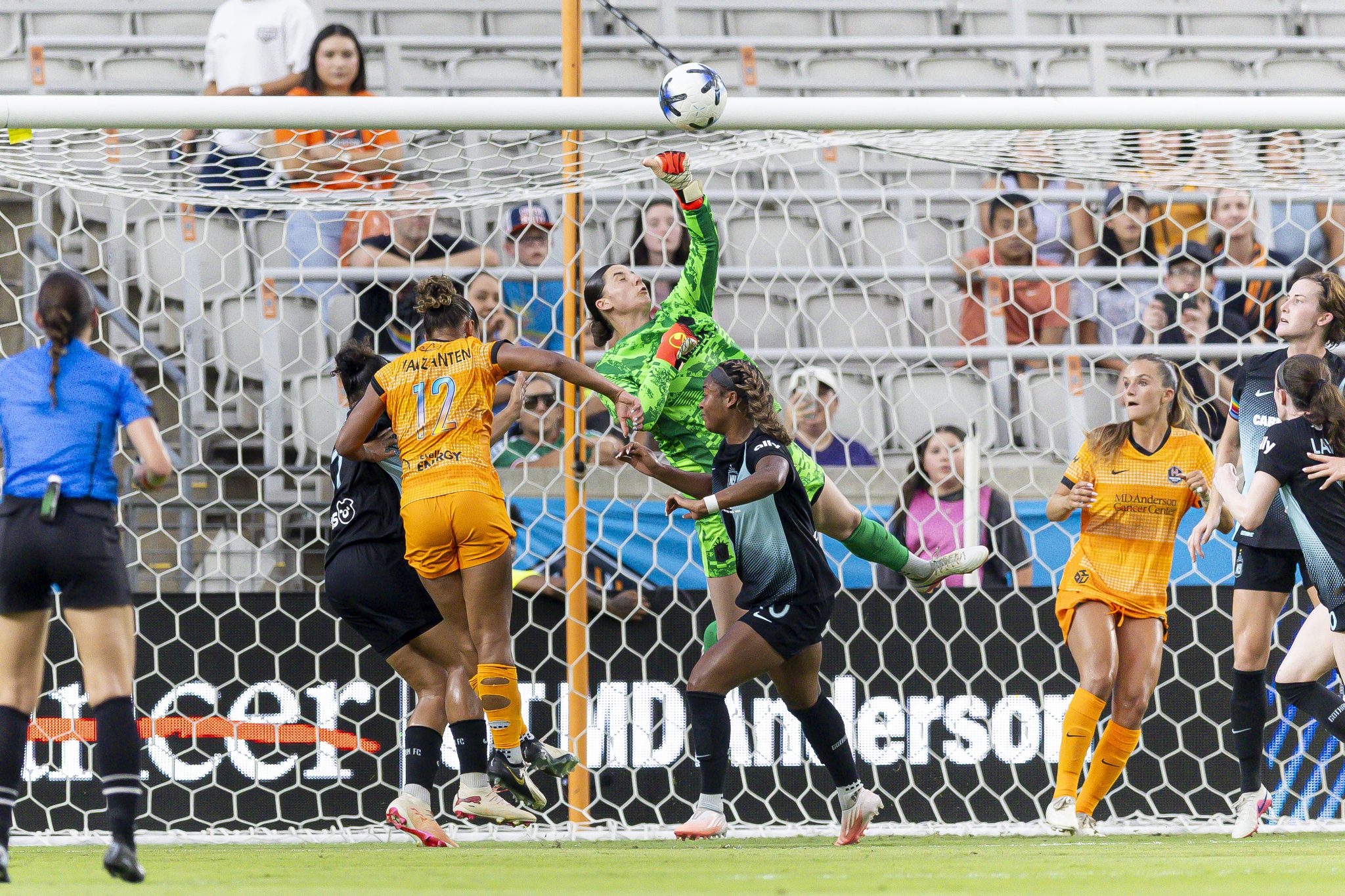 Gotham FC Tops Houston Dash Behind Sam Kerr Goal, Shelby Hogan Shutout