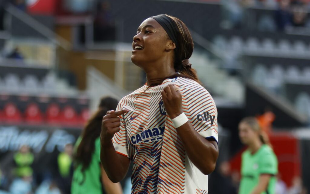 Jaedyn Shaw celebrates her goal for Gotham FC.