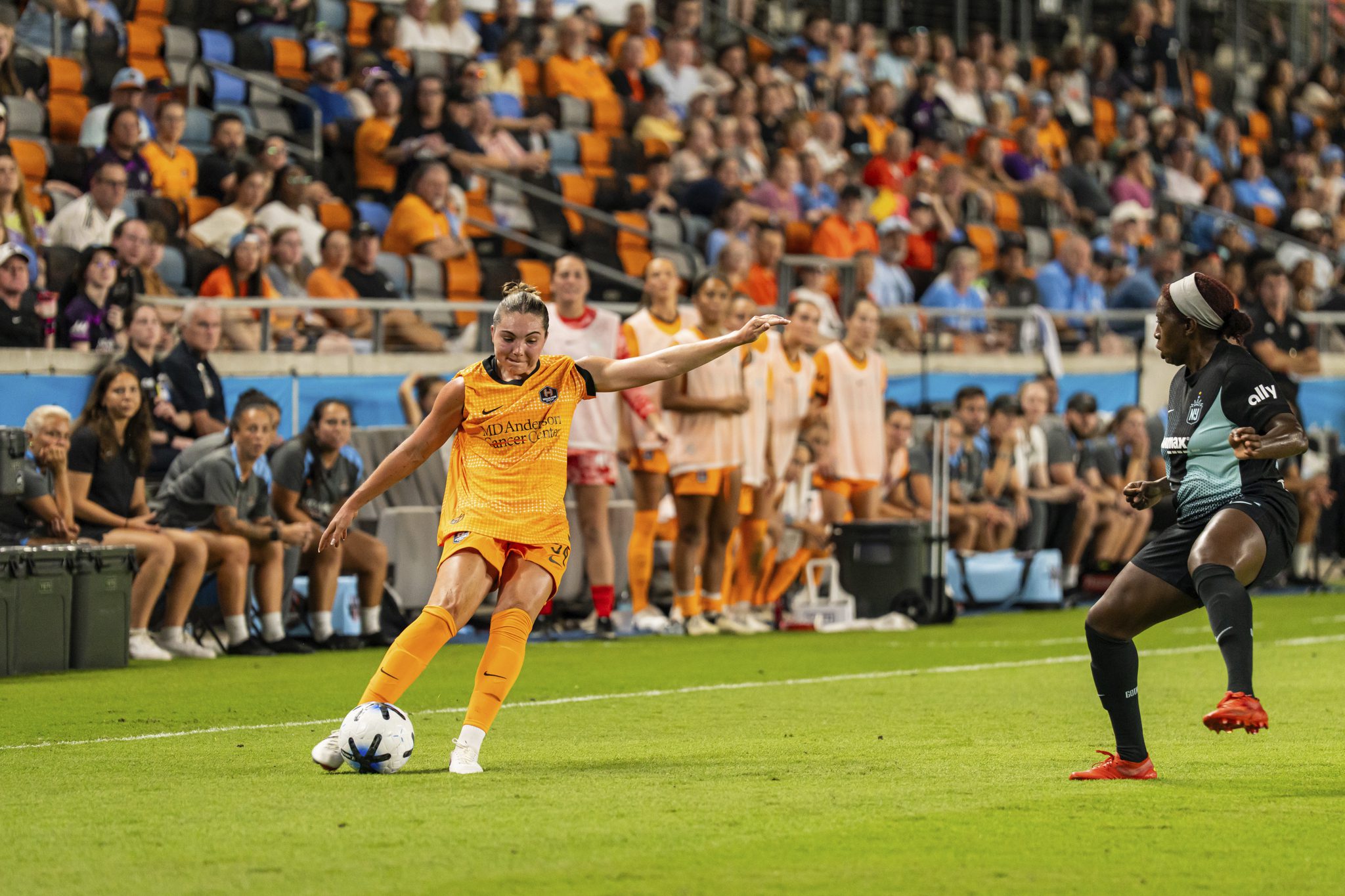 Houston Dash forward Khyah Harper competes against Gotham FC.