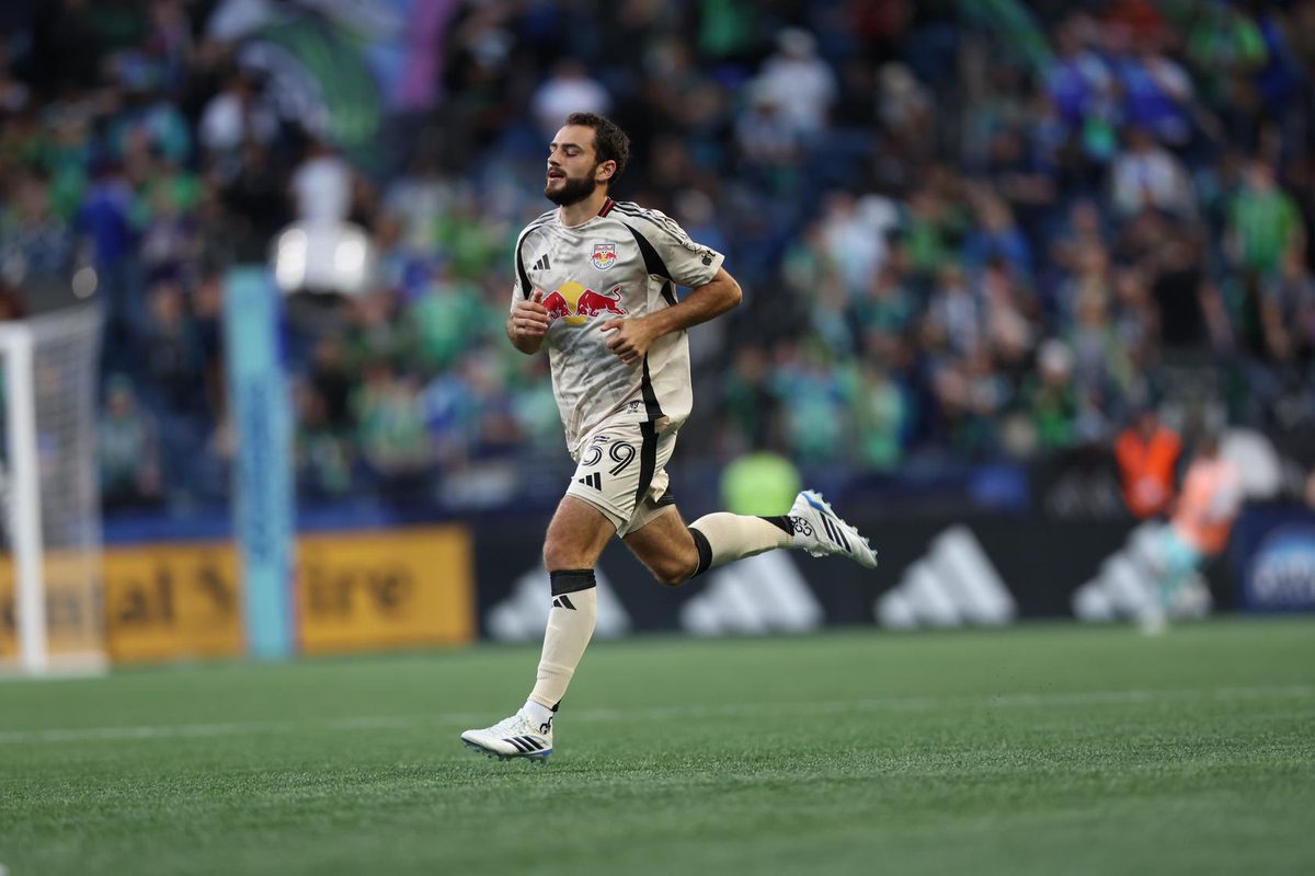 Defender Devin Padelford in action for Red Bull New York.